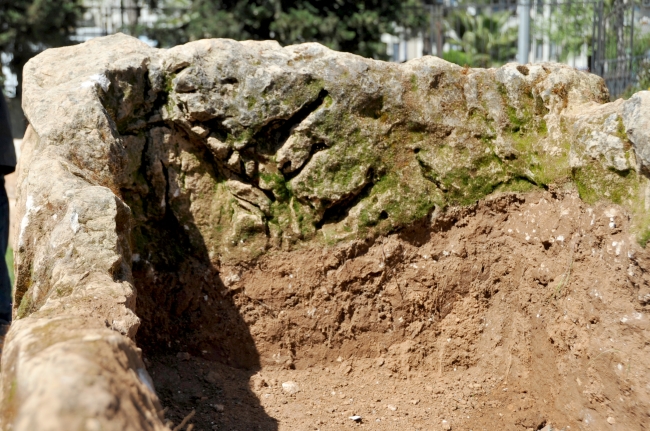 Adıyaman'da bir tarladan Roma dönemine ait lahit çıktı